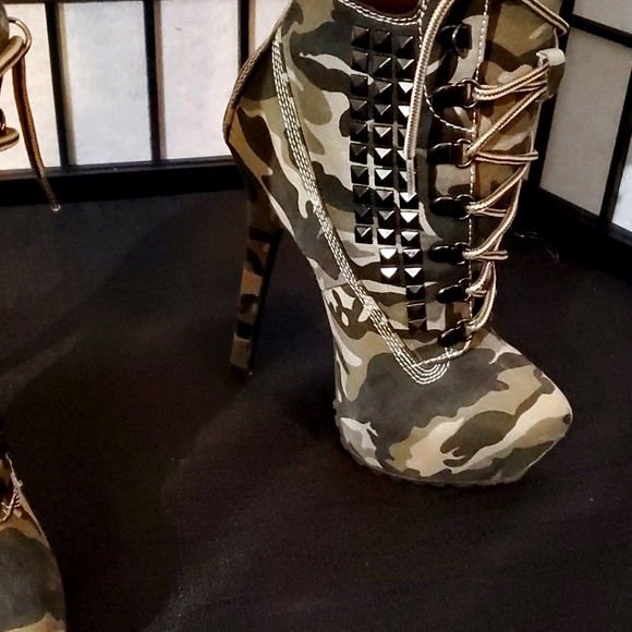 camo boots  Dollhouse boots - Picture 3 of 11